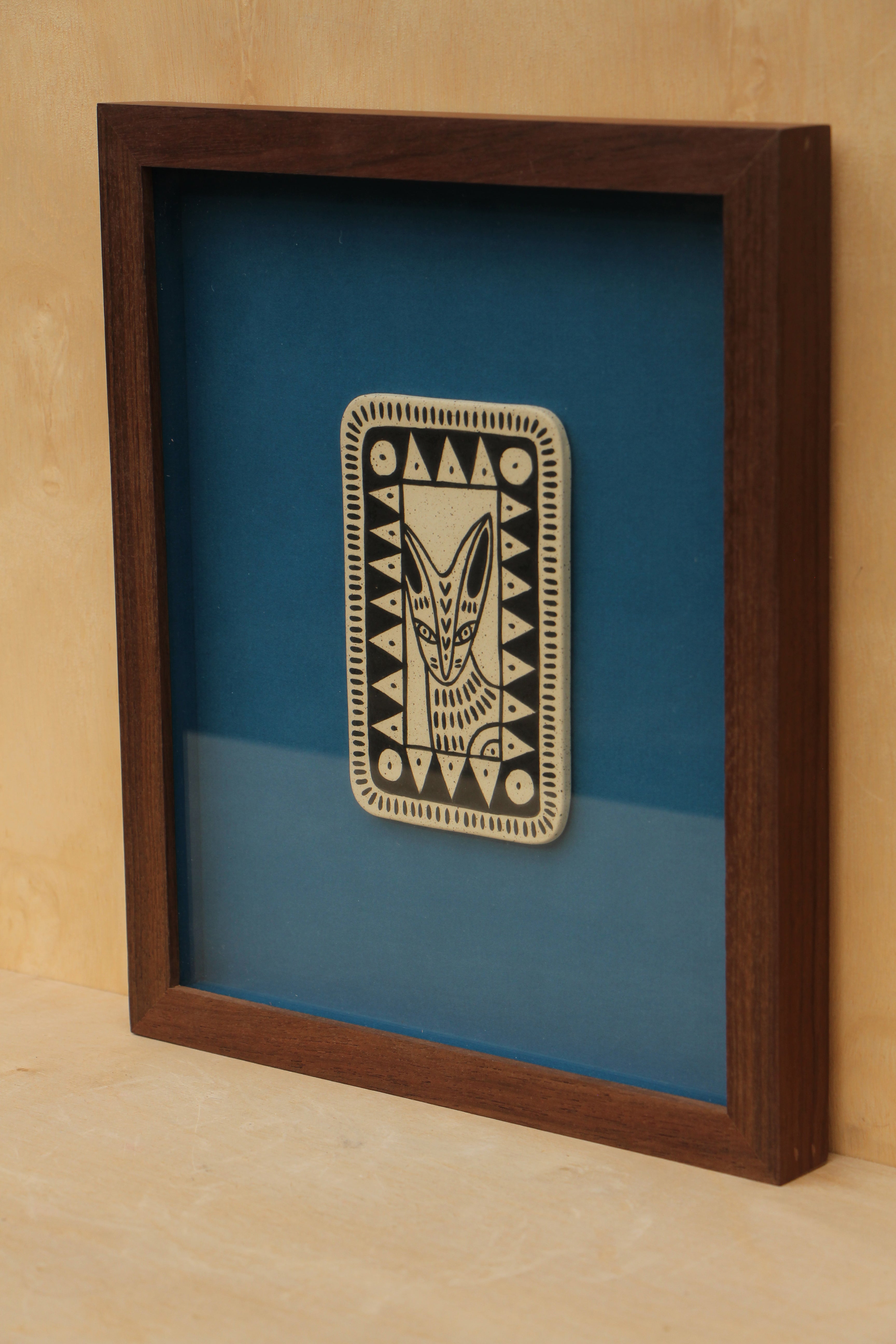 Perro y Arena "La Mirada del Coyote"