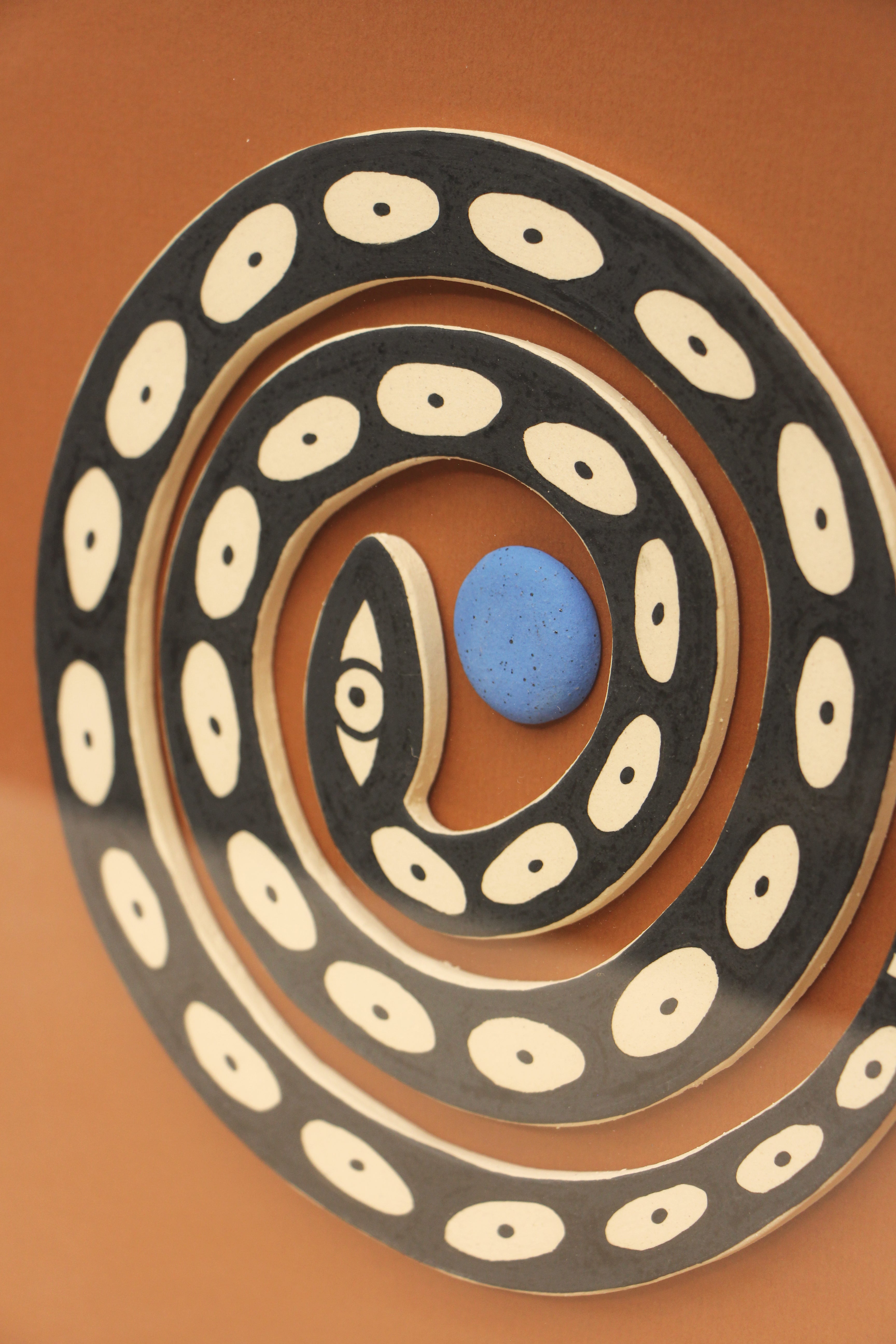 Perro y Arena "La Serpiente y la Luna Azul"